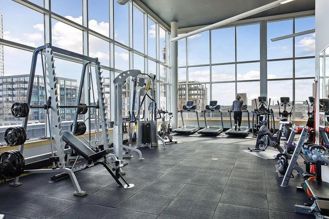 215 10th Avenue S 534, Minneapolis, MN 55415