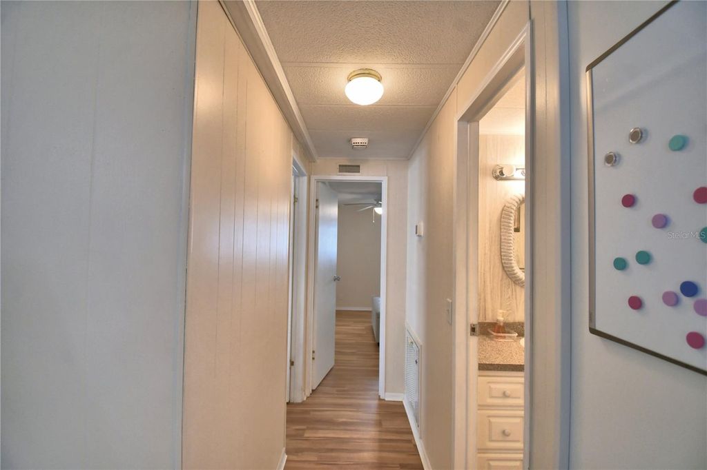 Image 26 of property listing at 145 HOLIDAY LANE, Auburndale, FL 33823