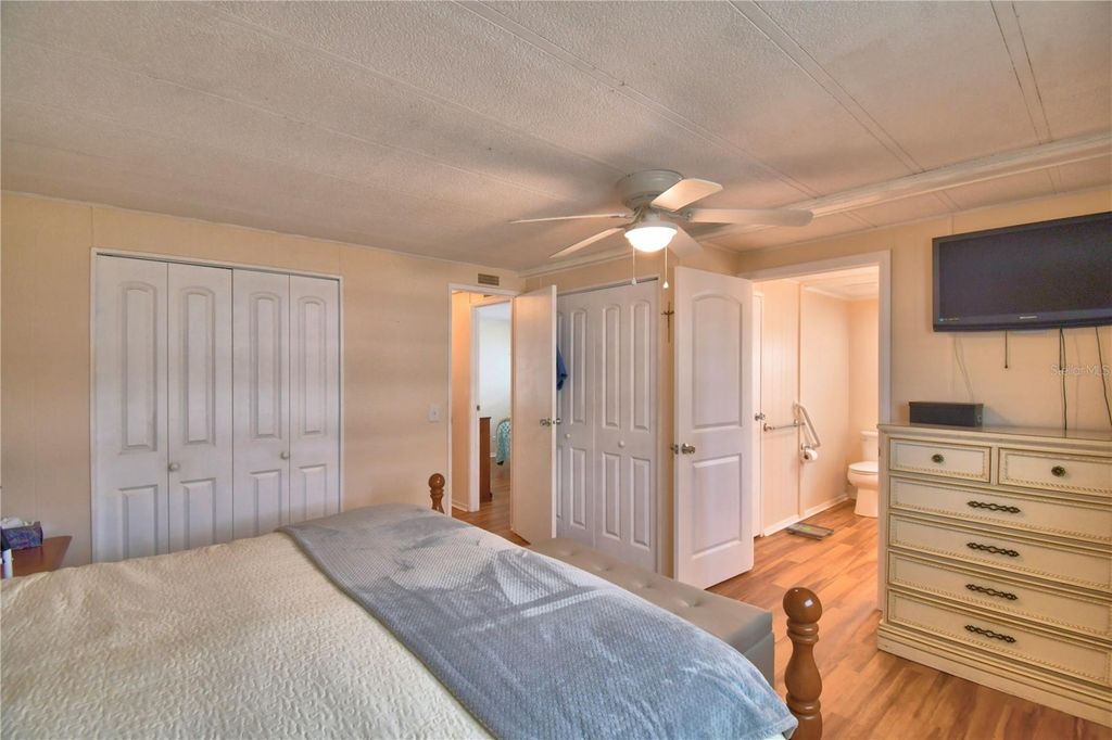 Image 30 of property listing at 145 HOLIDAY LANE, Auburndale, FL 33823