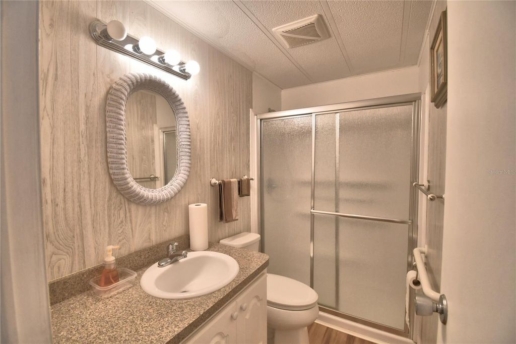 Image 39 of property listing at 145 HOLIDAY LANE, Auburndale, FL 33823