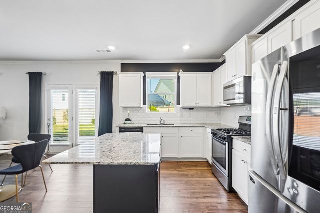4240 Oakhurst Drive, Fairburn, GA 30213