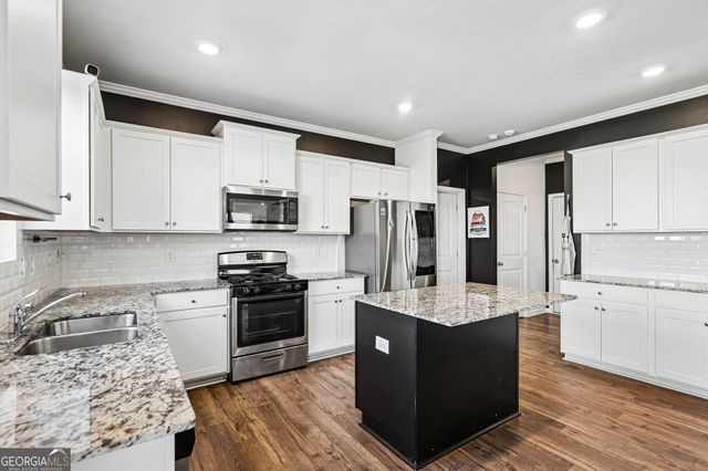 4240 Oakhurst Drive, Fairburn, GA 30213