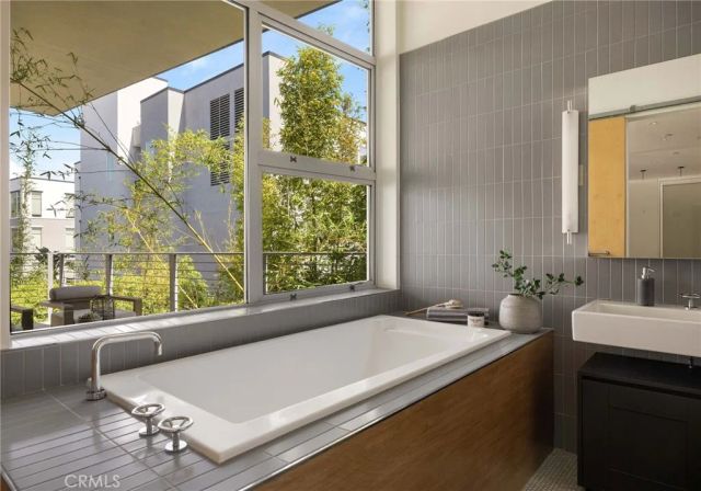 4080 Glencoe 311, Marina Del Rey, CA 90292