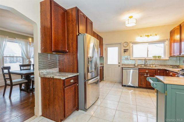 123 Carman Street, Patchogue, NY 11772