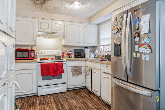 6052 Holiday Lane, North Richland Hills, TX 76180