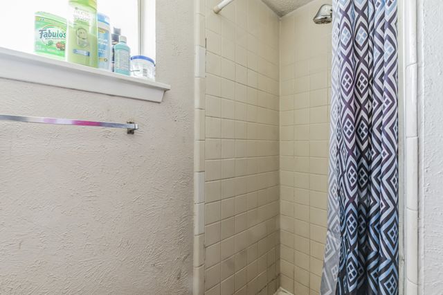 6052 Holiday Lane, North Richland Hills, TX 76180
