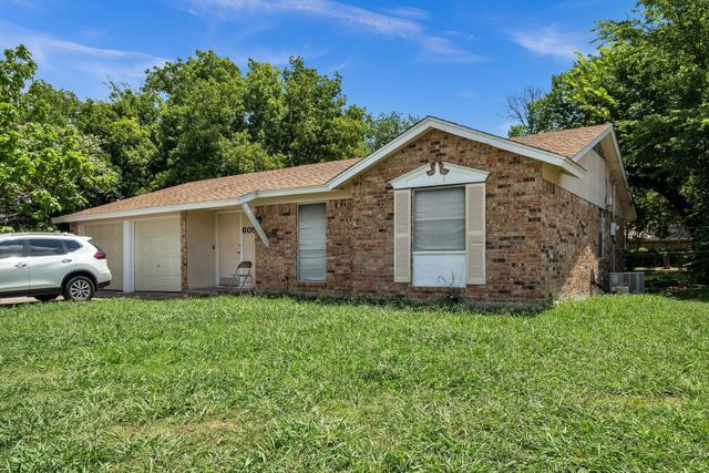 6052 Holiday Lane, North Richland Hills, TX 76180