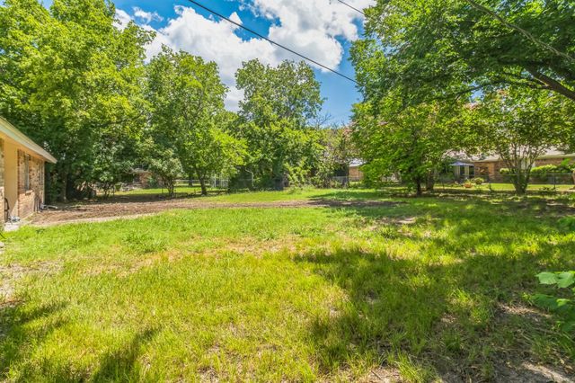 6052 Holiday Lane, North Richland Hills, TX 76180