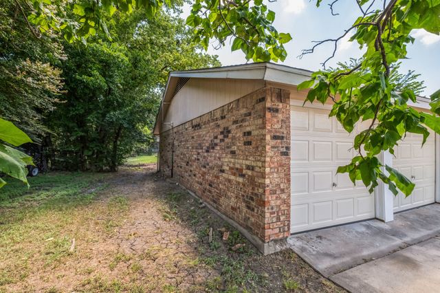 6052 Holiday Lane, North Richland Hills, TX 76180