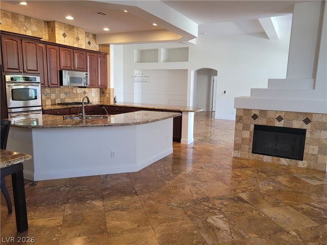 7020 Manzanares Drive, North Las Vegas, NV 89084