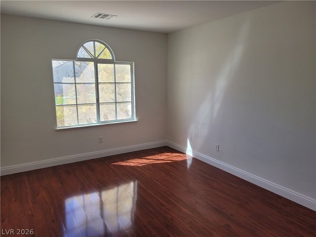 7020 Manzanares Drive, North Las Vegas, NV 89084