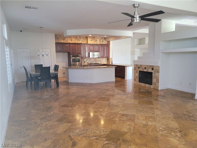 7020 Manzanares Drive, North Las Vegas, NV 89084