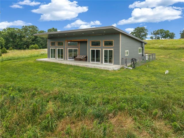 125 River Run Road, Eureka Springs, AR 72632