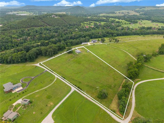 125 River Run Road, Eureka Springs, AR 72632