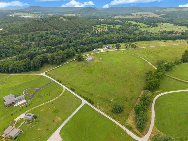 125 River Run Road, Eureka Springs, AR 72632