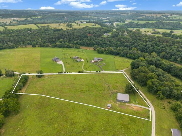 125 River Run Road, Eureka Springs, AR 72632