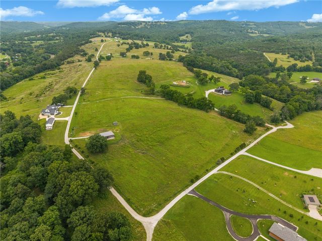 125 River Run Road, Eureka Springs, AR 72632