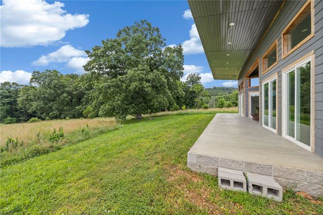 125 River Run Road, Eureka Springs, AR 72632