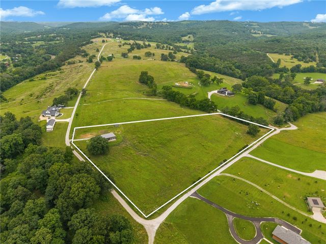 125 River Run Road, Eureka Springs, AR 72632