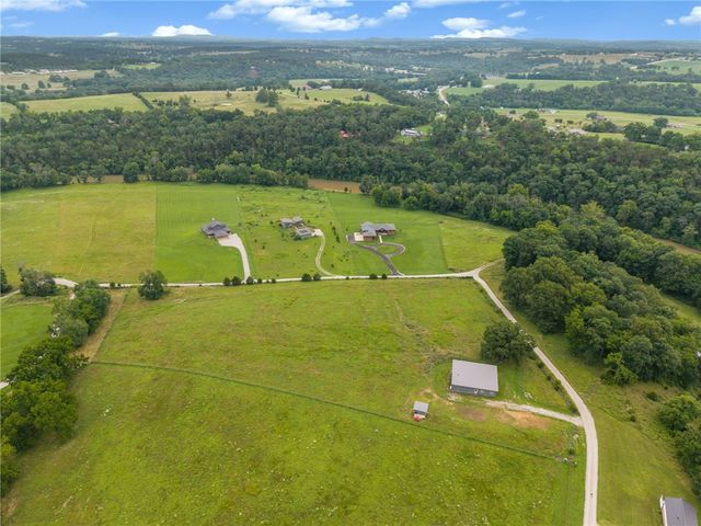 125 River Run Road, Eureka Springs, AR 72632