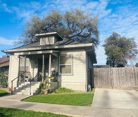 612 16th St, Modesto, CA 95354