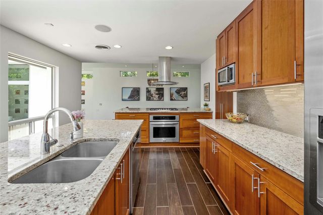 202 Laurelwood TRL, Austin, TX 78746