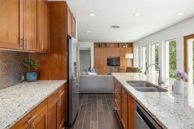 202 Laurelwood TRL, Austin, TX 78746