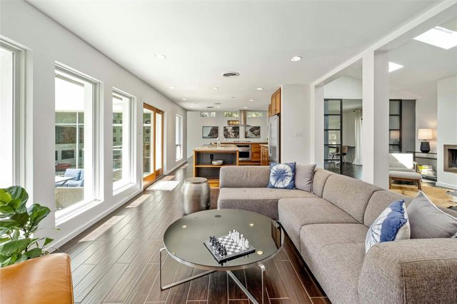 202 Laurelwood TRL, Austin, TX 78746