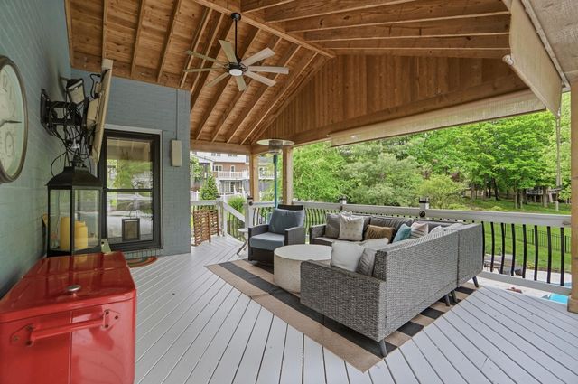 878 Squire Oaks Drive, Villa Hills, KY 41017