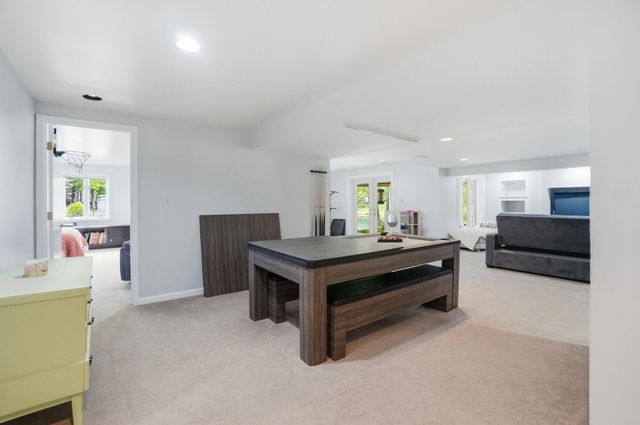 878 Squire Oaks Drive, Villa Hills, KY 41017