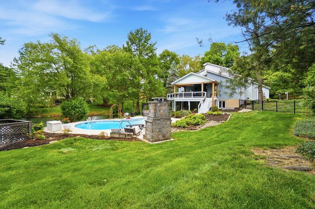 878 Squire Oaks Drive, Villa Hills, KY 41017
