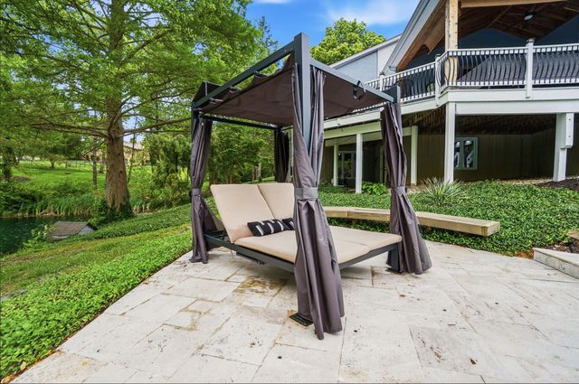 878 Squire Oaks Drive, Villa Hills, KY 41017