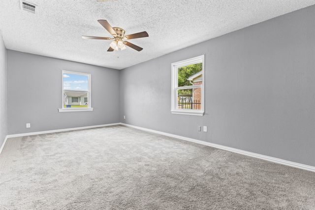 116 Highland Drive, Ennis, TX 75119