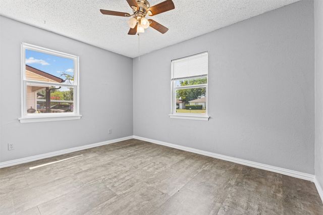 116 Highland Drive, Ennis, TX 75119