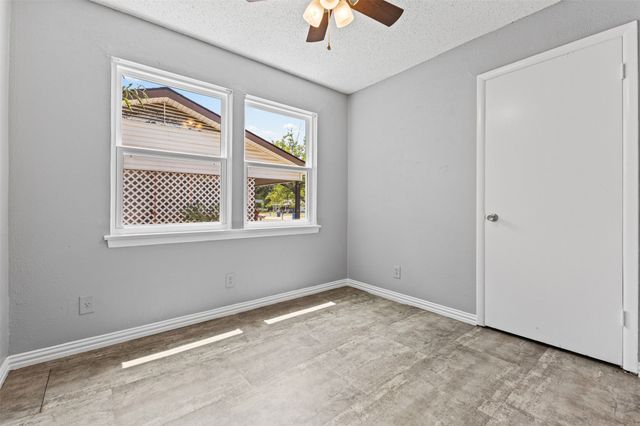116 Highland Drive, Ennis, TX 75119