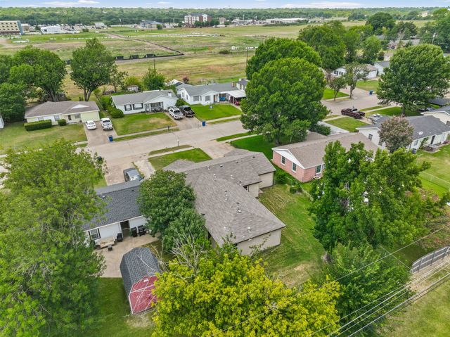 116 Highland Drive, Ennis, TX 75119