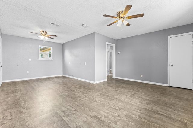 116 Highland Drive, Ennis, TX 75119