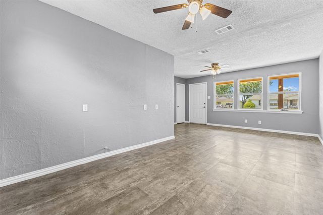 116 Highland Drive, Ennis, TX 75119