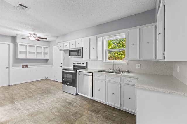 116 Highland Drive, Ennis, TX 75119