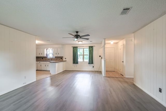 2934 Goodson Loop, Pinehurst, TX 77362