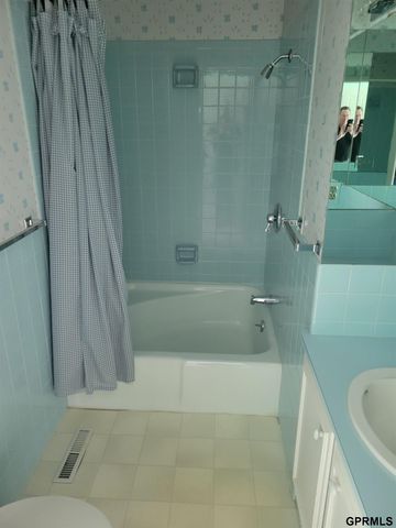 7101 SOUTH Street UNIT 5, Lincoln, NE 68506