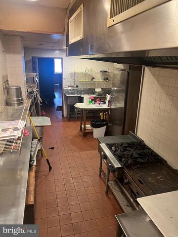 6734 CASTOR AVE, Philadelphia, PA 19149