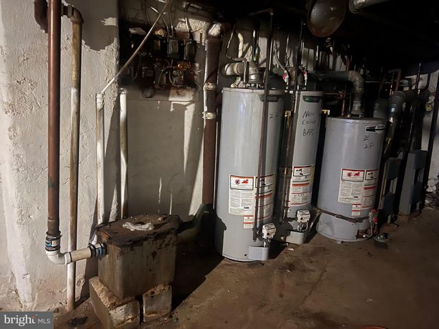 6734 CASTOR AVE, Philadelphia, PA 19149