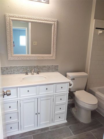 2187 Pilgrims Bend Drive, Friendswood, TX 77546