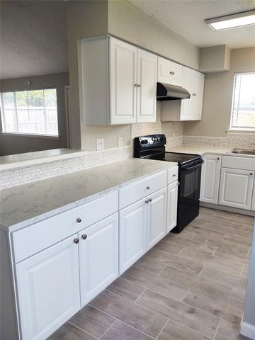 2187 Pilgrims Bend Drive, Friendswood, TX 77546