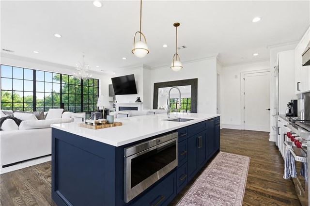 220 Vickery Falls Drive, Roswell, GA 30075