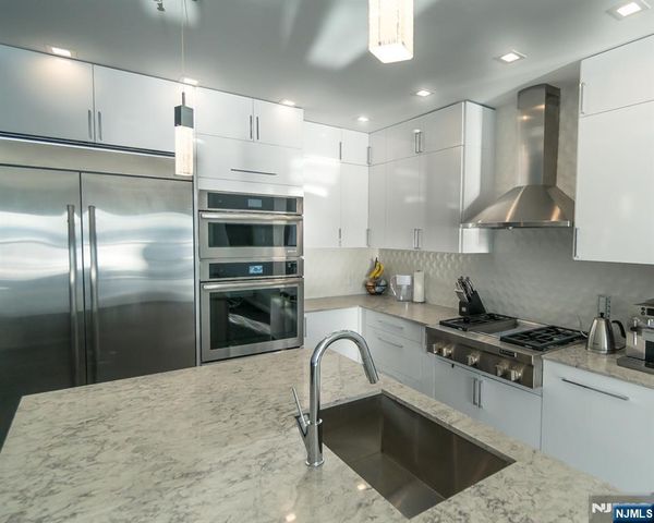 314 The Promenade, Edgewater, NJ 07020