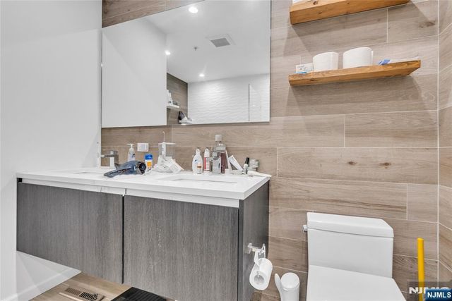 314 The Promenade, Edgewater, NJ 07020