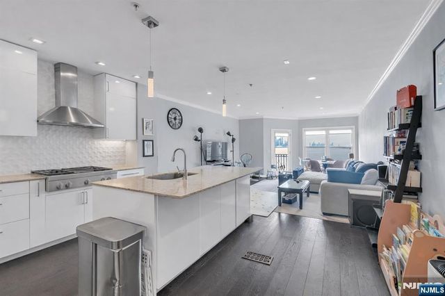314 The Promenade, Edgewater, NJ 07020