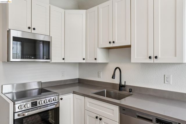 4722-4726 Shattuck Ave, Oakland, CA 94609